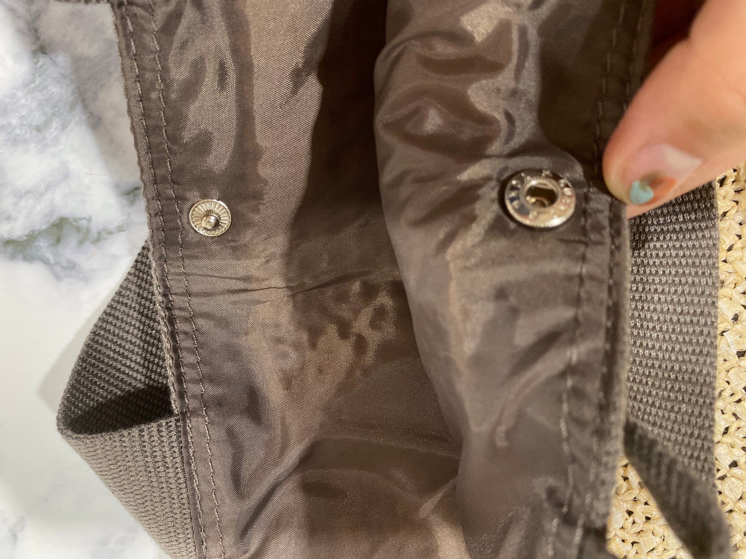 バッグのスナップボタン