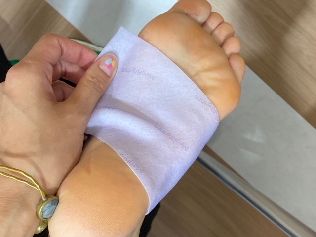 めぐりズム 炭酸でやわらか足シート