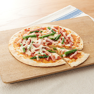 無印良品 冷凍食品 アスパラガスとベーコンのピザ