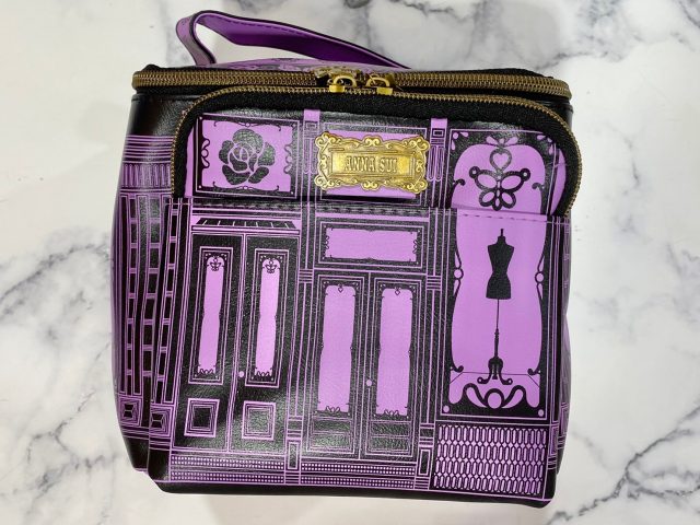 ANNA SUI バニティを正面から見たところ