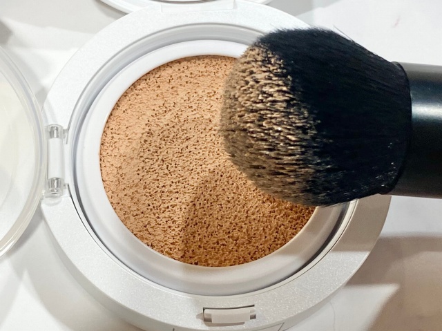 ふんわりツヤ美肌ブラシ