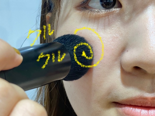 ふんわりツヤ美肌ブラシ