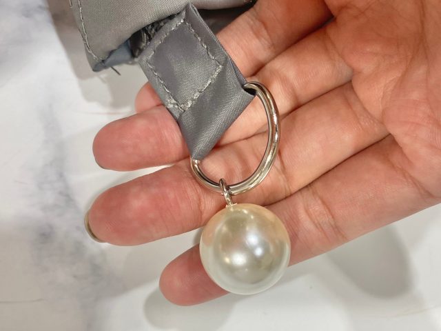 a-jolie･トートバッグに付いたパールチャーム