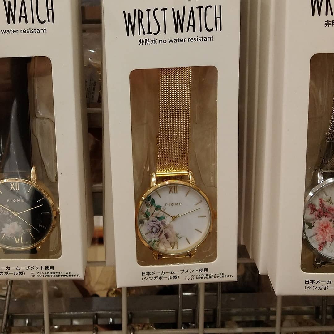 店頭で売られている500円腕時計の画像2