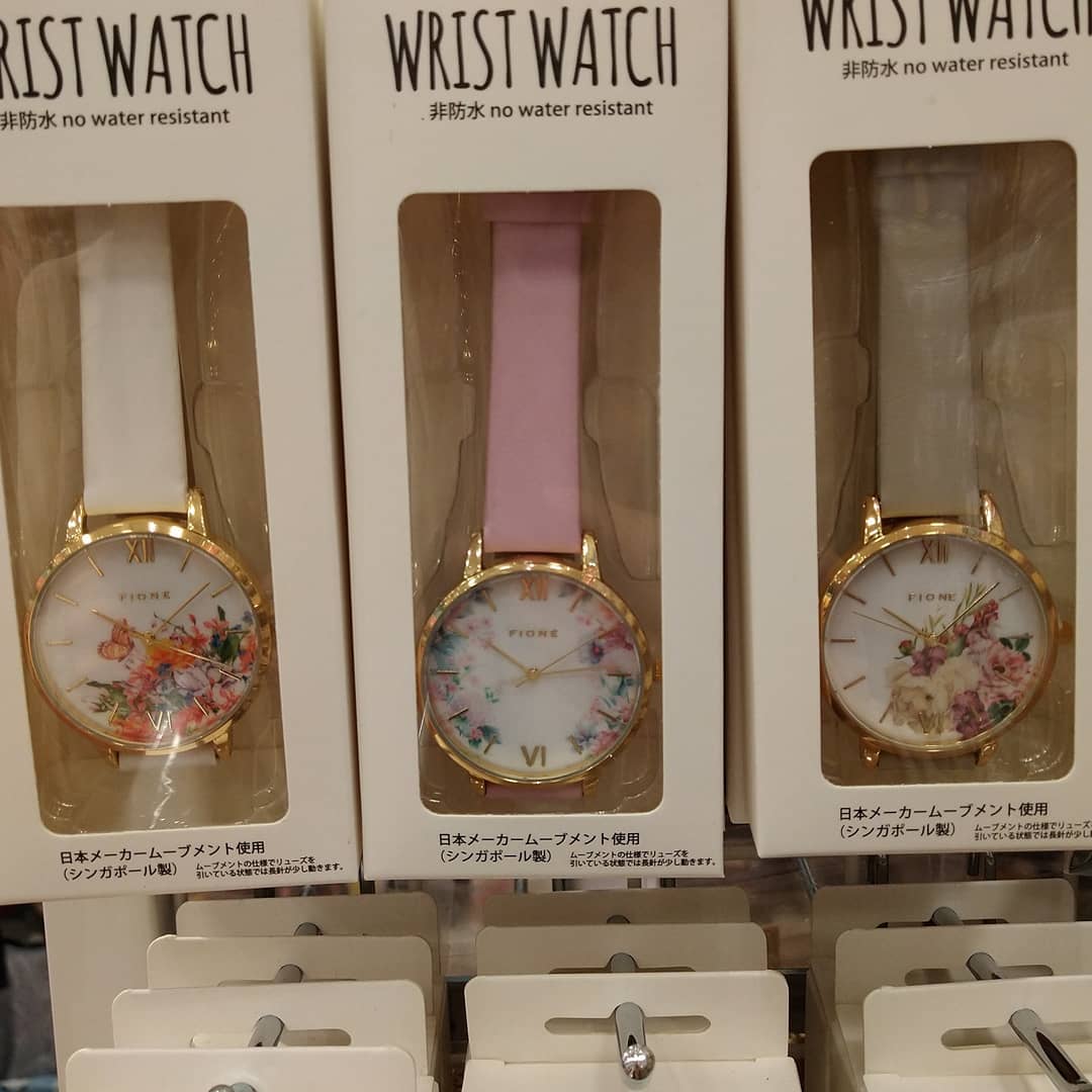 店頭で売られている500円腕時計の画像1