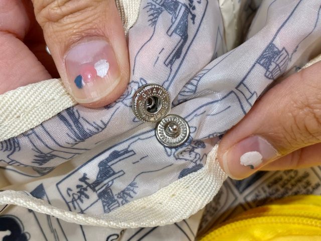 開口部スナップボタン