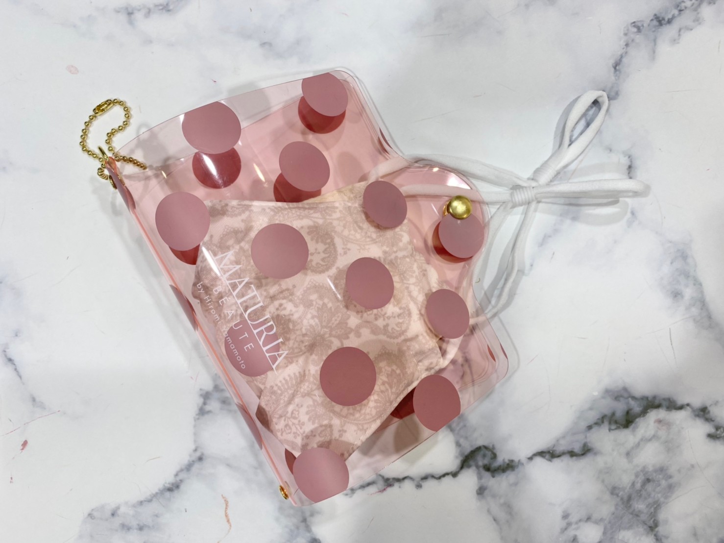 マスクバッグを畳んだ画像