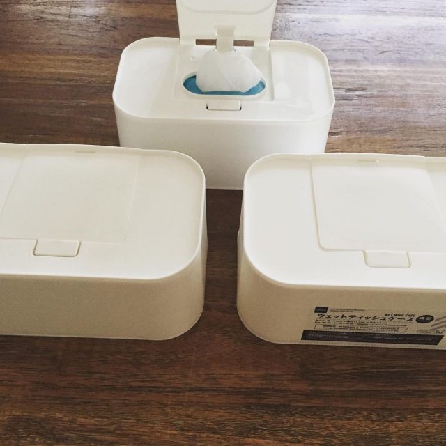 ダイソーウェットシートケース開き