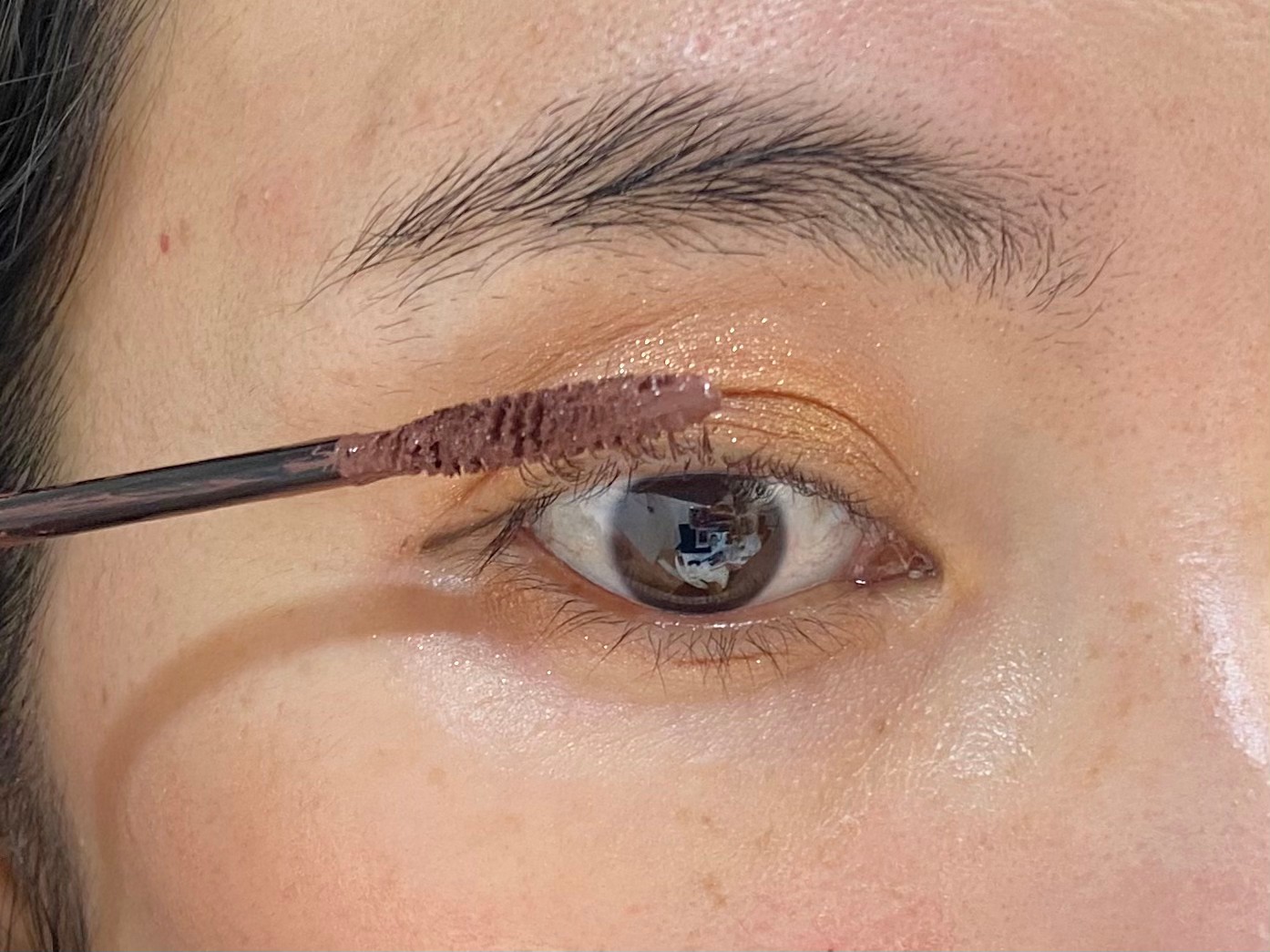 マスカラをつける