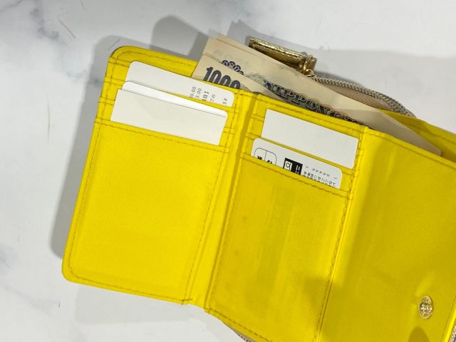 最強金運三つ折り財布のカード入れ
