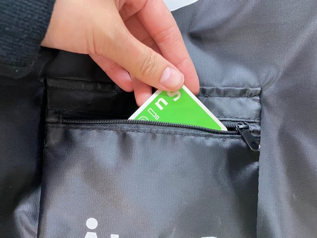 ファスナーポケット