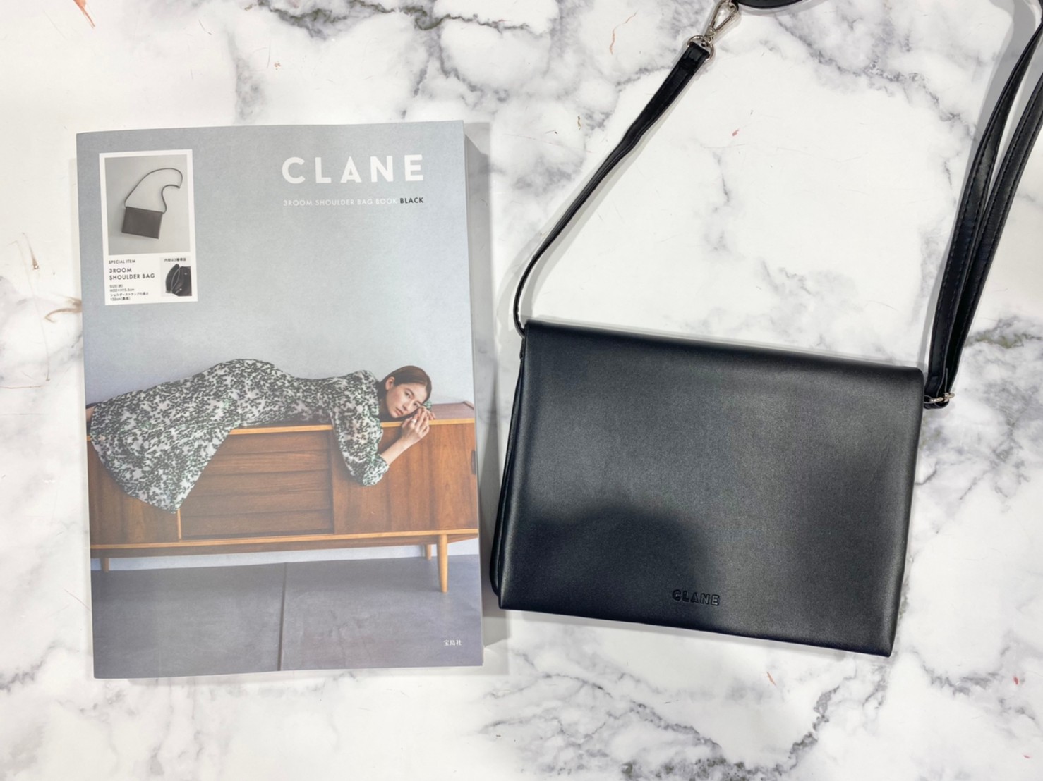 CLANE 3ROOM SHOULDER BAG BOOK BLACKと付録画像