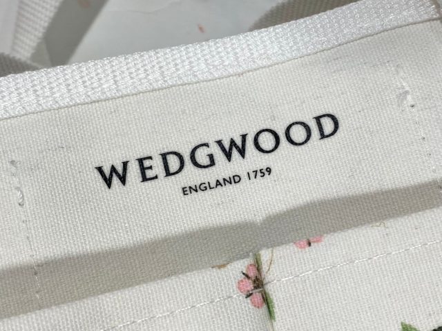 WEDGWOODの整理上手なトートバッグ･ブランドロゴ