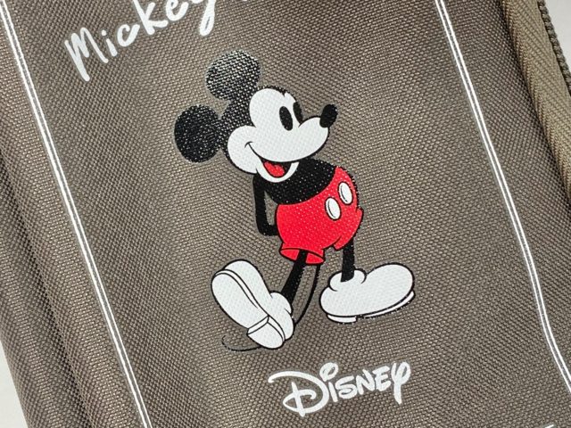 SHIPS×ミッキーのノート型マルチポーチが付録