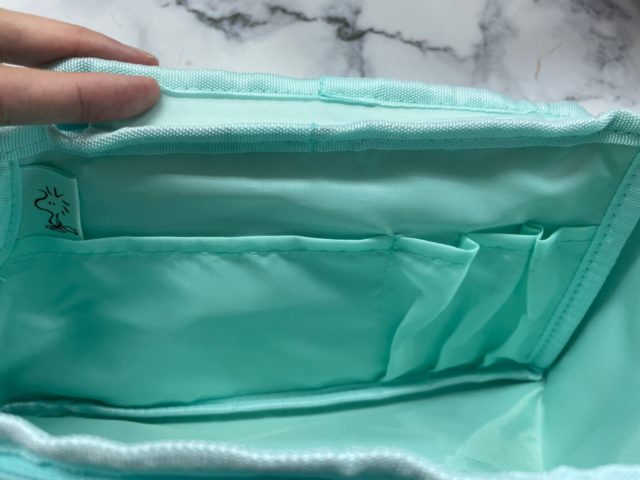 SNOOPY スクールバスのマルチポーチの仕切り