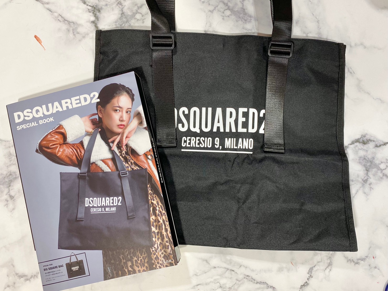 DSQUARED2 SPECIAL BOOKと付録画像