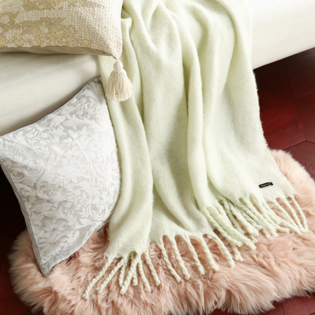 モヘアホワイトスロー