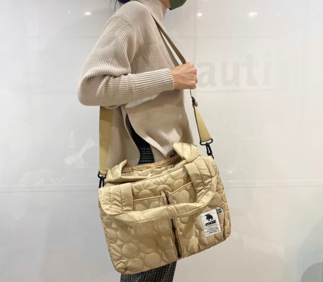 mozバッグベージュショルダー横