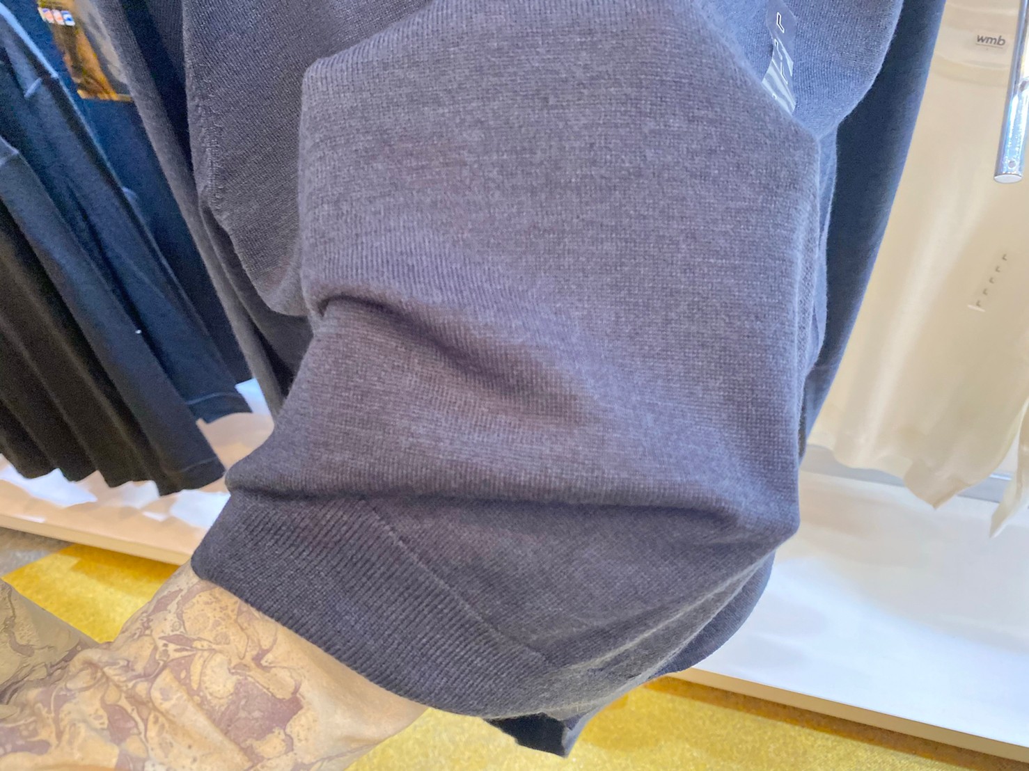 メリノクルーネックセーターの画像2