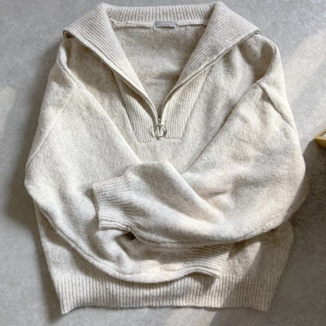 ハーフジップトップス