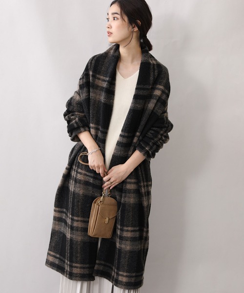 Gready Brilliantのエアリーチェックロングガウンコートのチェックの着用画像