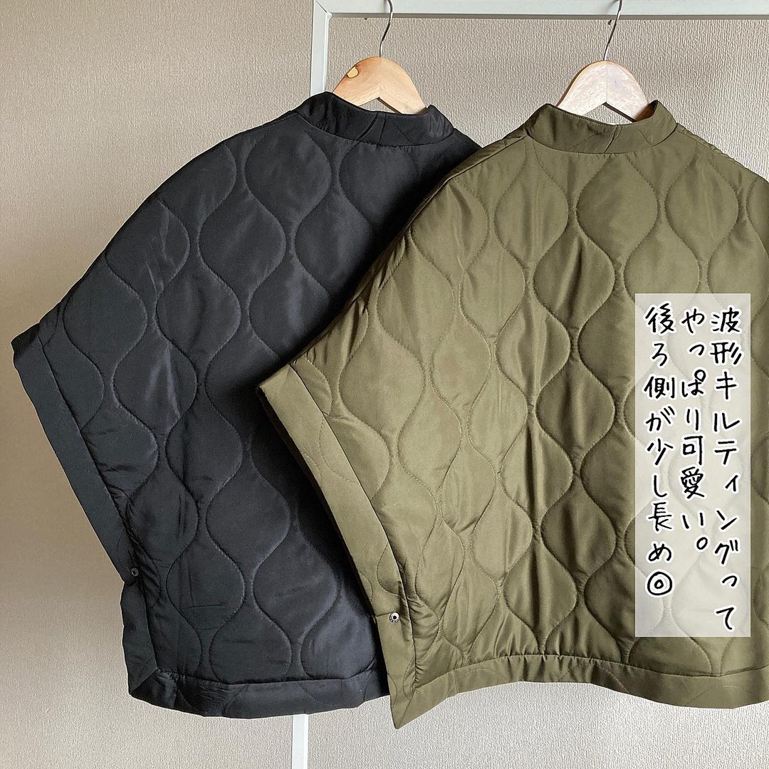 ナカワタキルトベストブラック・カーキのバックスタイルの画像