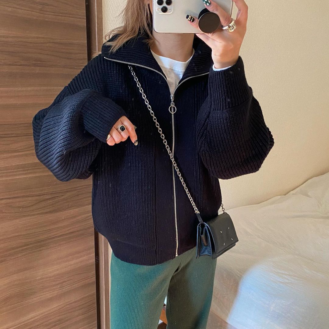 ニットブルゾンNT+E、ブラックを着た画像