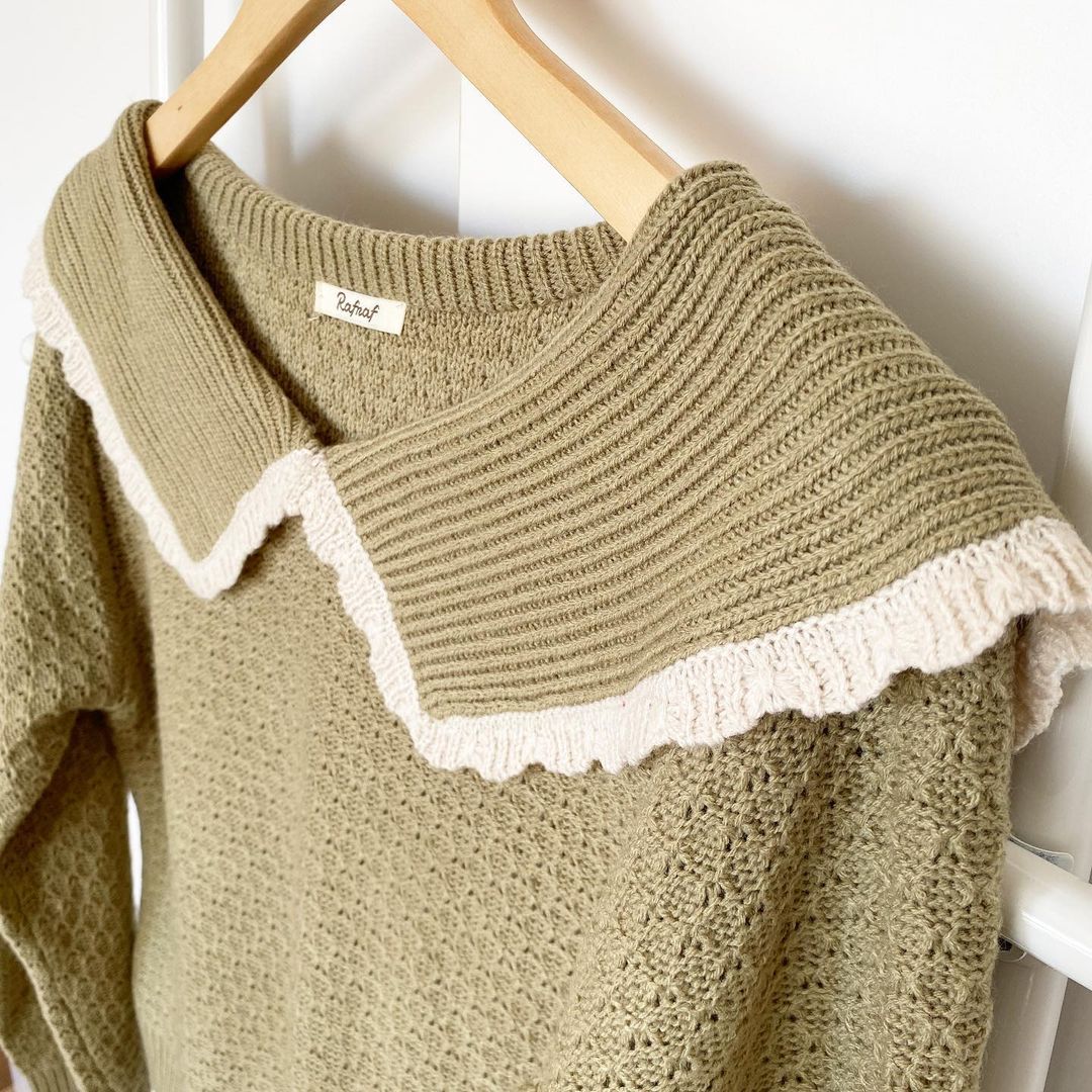 ハイショクセーラーニットPOの襟部分のアップ画像