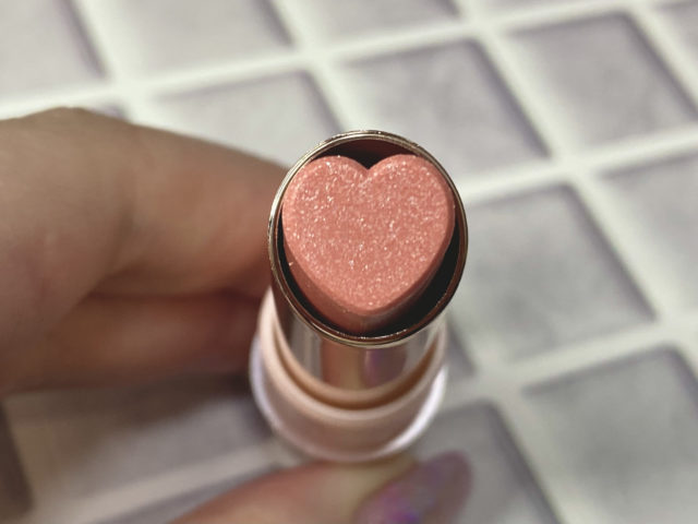 リップがハートの形をしている