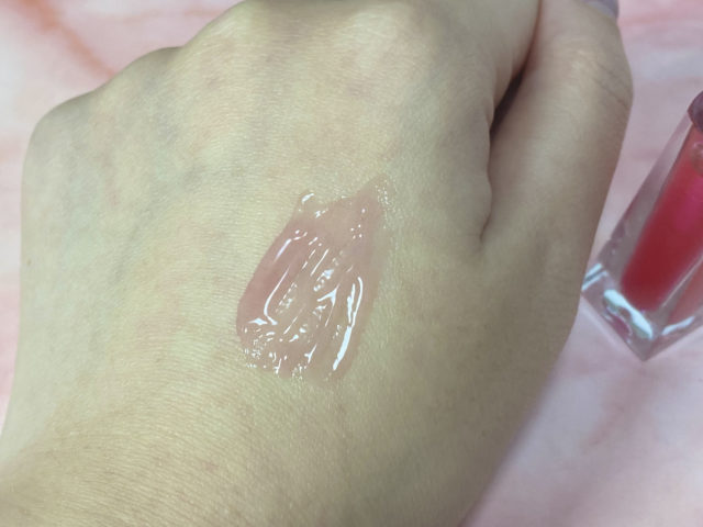 リップケアオイル03はノンパールのピンクカラー