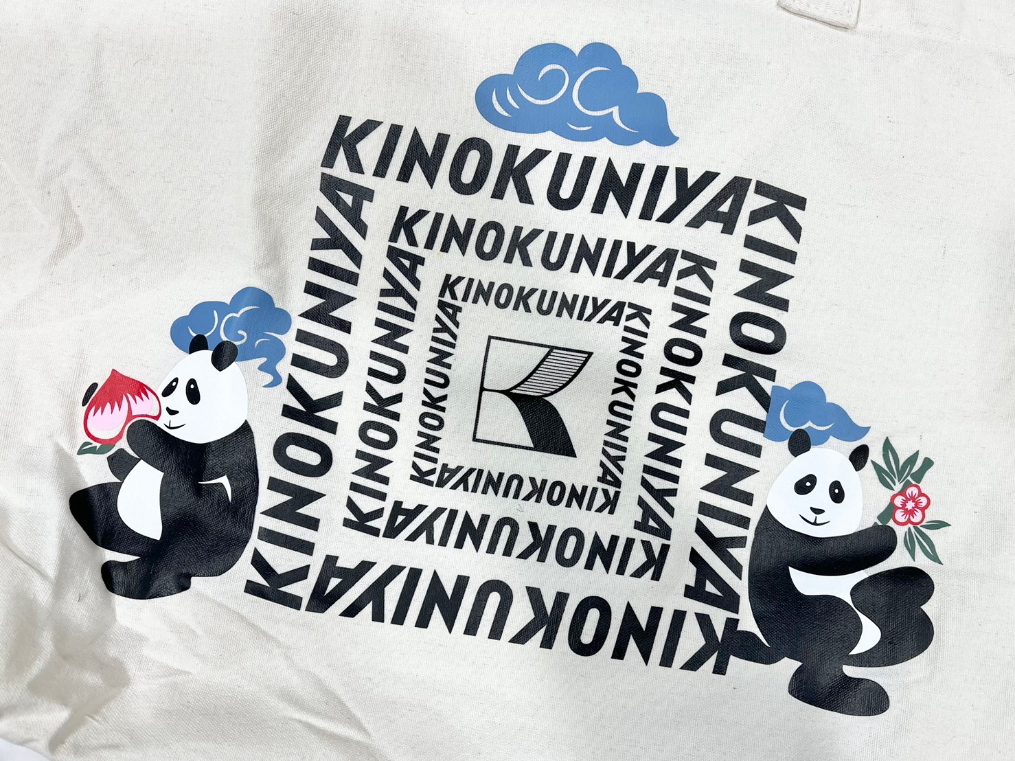 双子パンダの2wayお買い物バッグのアップ画像