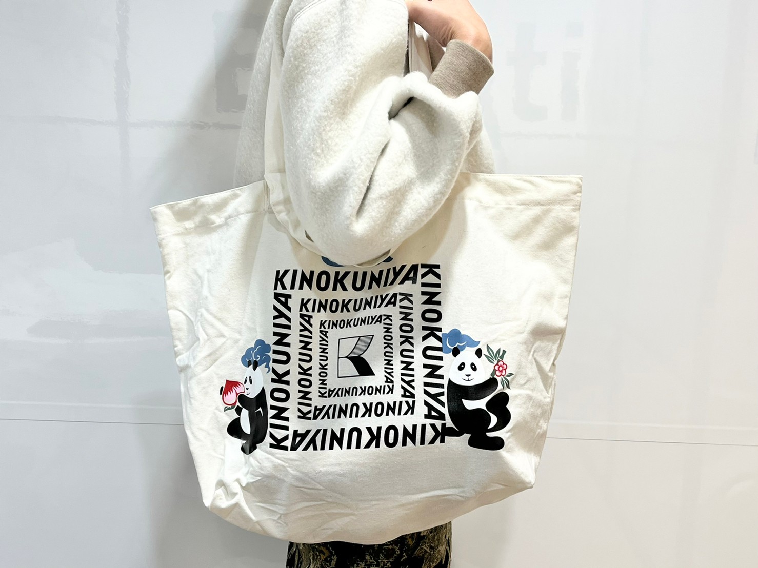 双子パンダの2wayお買い物バッグの肩掛け画像