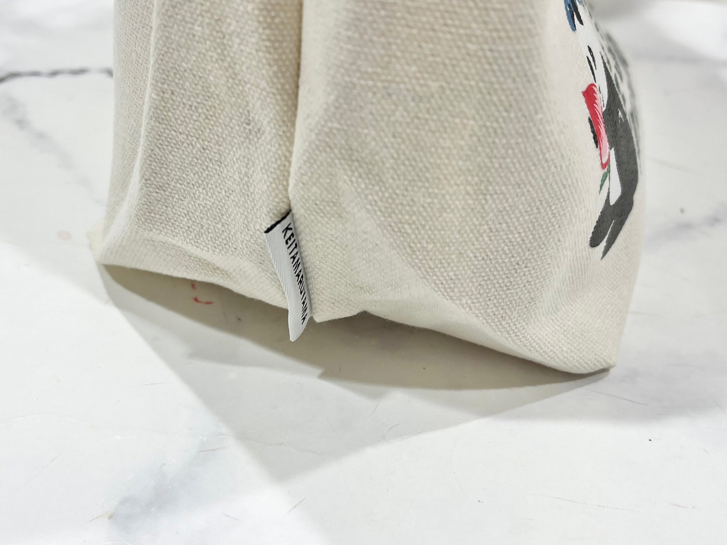 トートバッグの底面画像