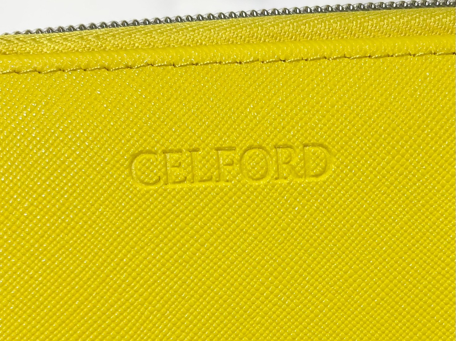 カードケースの型押しロゴ画像