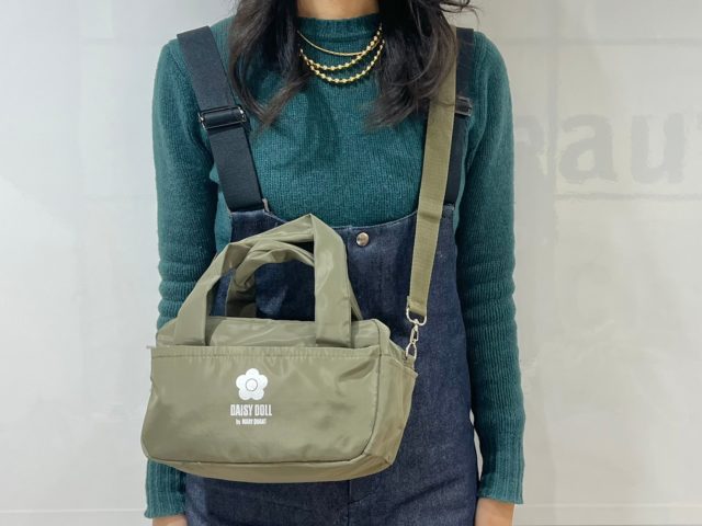 カーキ斜め掛け