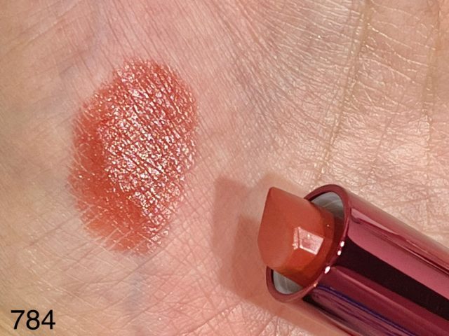 キヌサテン限定カラーのスコーチド ラヴァ BR784