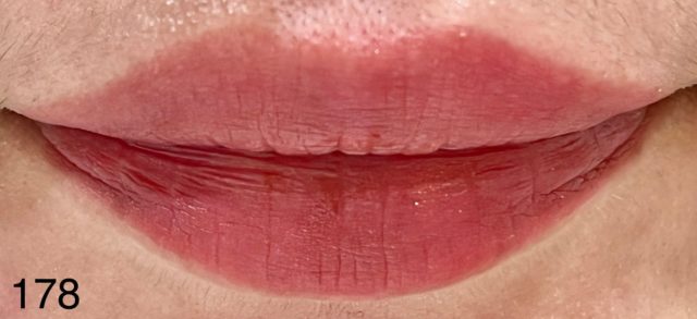 溶岩のパワーを感じるガーネットレッドは毎日使いにぴったりです！