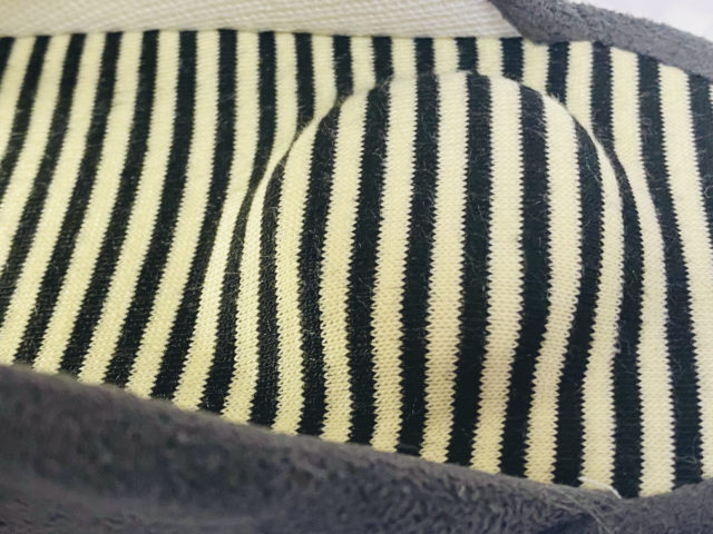 3COINSのかかとアップスリッパには突起がついている