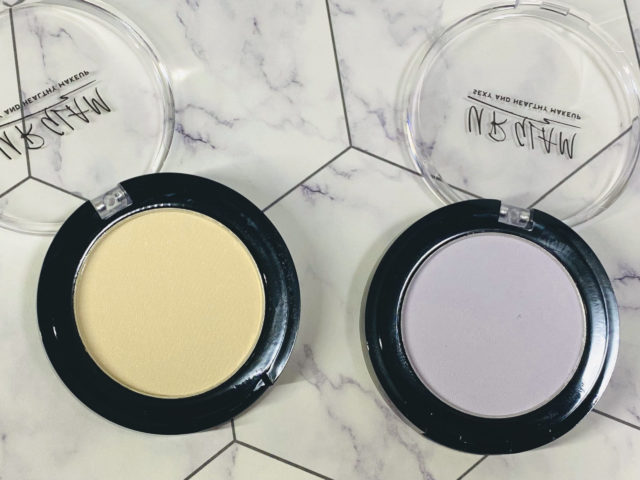 ポアレスパウダーが2色並んでいる