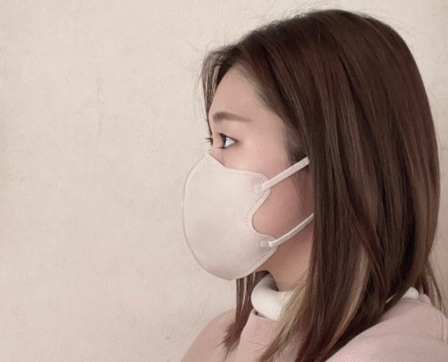「ユニ・チャーム 超快適マスク SMART COLOR」横顔