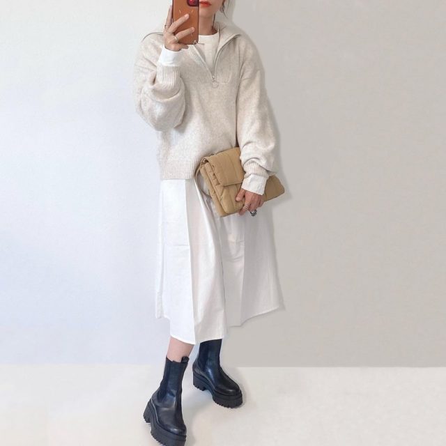 しまむらのオートミールのハーフジッププルオーバーとワンピースのコーディネート