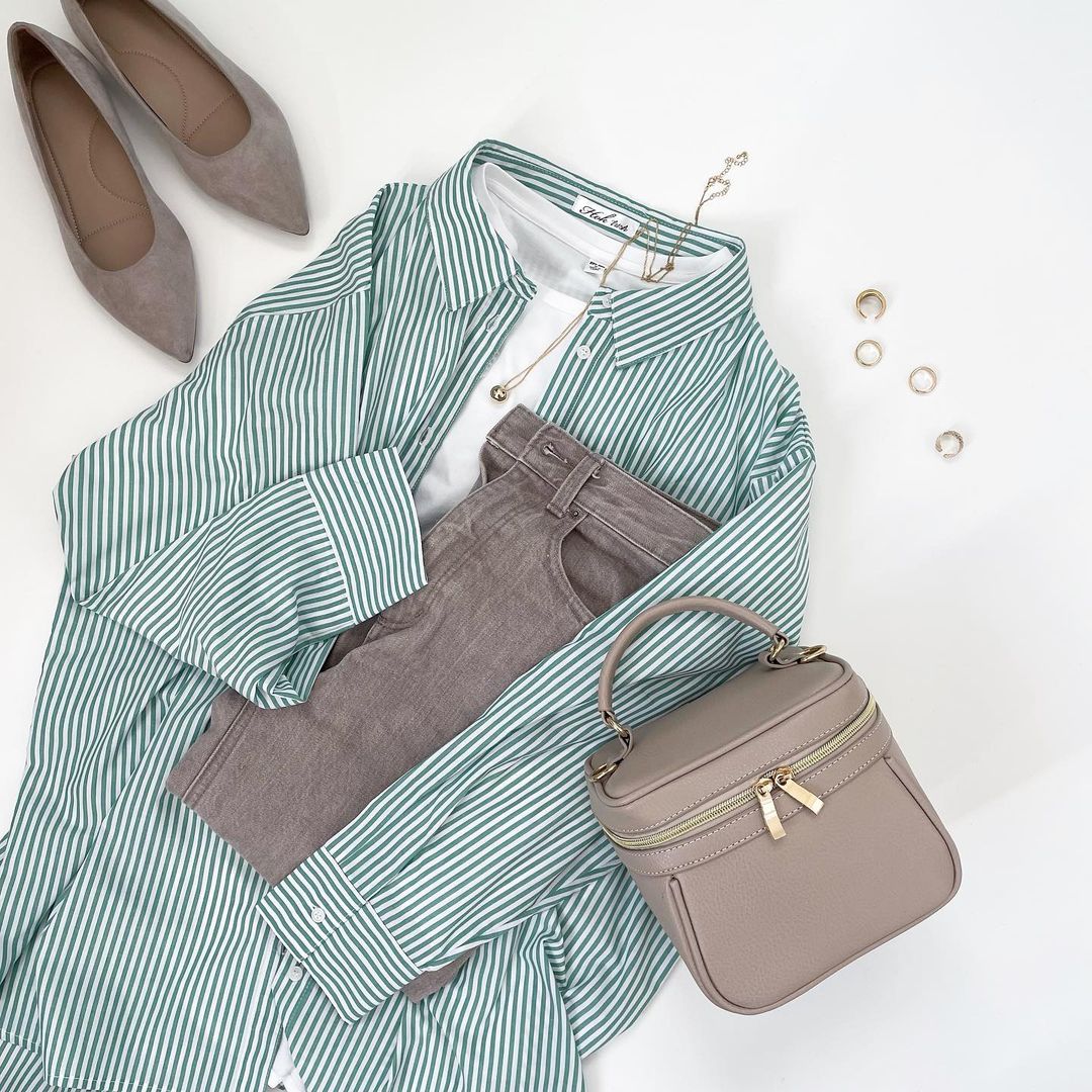 『ロンストBIGシャツ』を使った置き画像