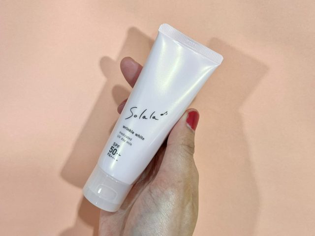 ソララ薬用リンクルホワイトUVデイミルクのパッケージデザイン