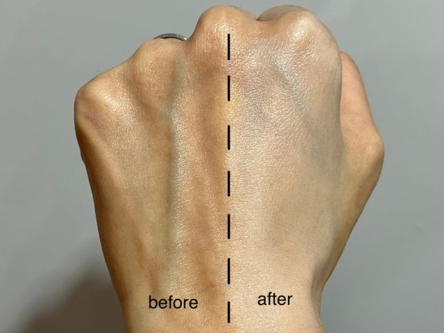 アイムユニ ライブリーメイクアップベースを手の甲に伸ばし終わった様子