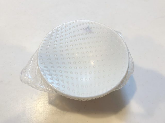 ラップがかかったお茶碗