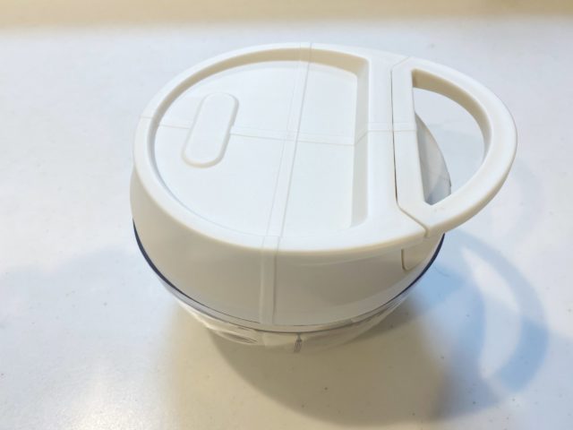 蓋つきのボウル