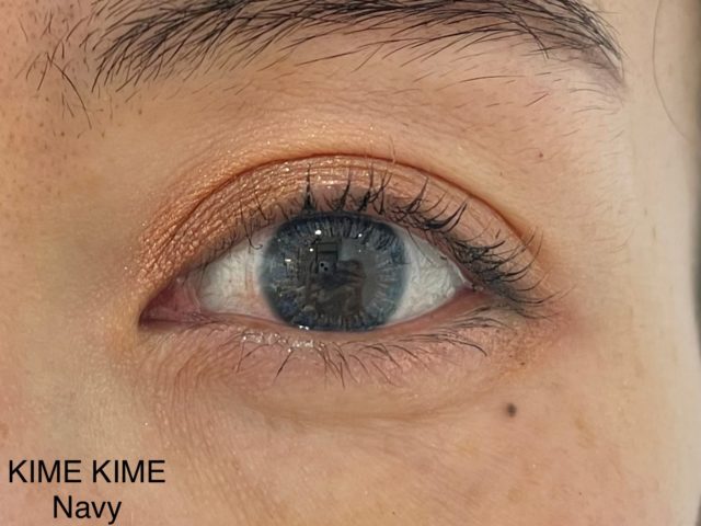 KIME-KIMEネイビーを入れた目をアップにしている画像
