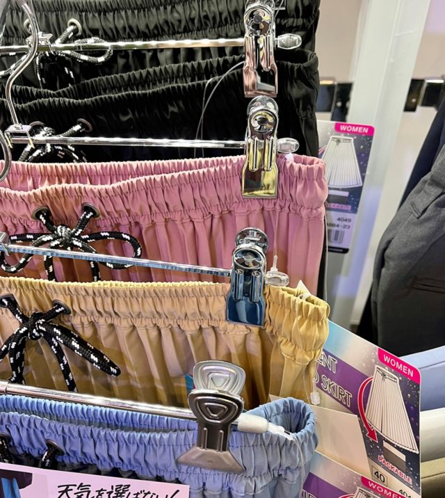 ワークマンの撥水ライトプリーツスカートのカラーバリエーション