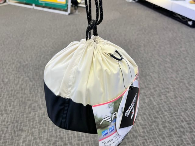 ワークマンの高撥水レインポンチョの収納状態