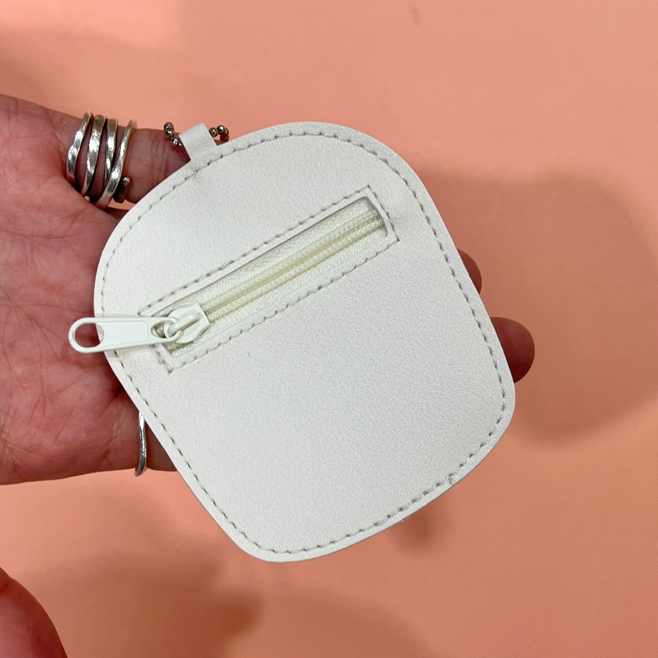 チャームの後面画像